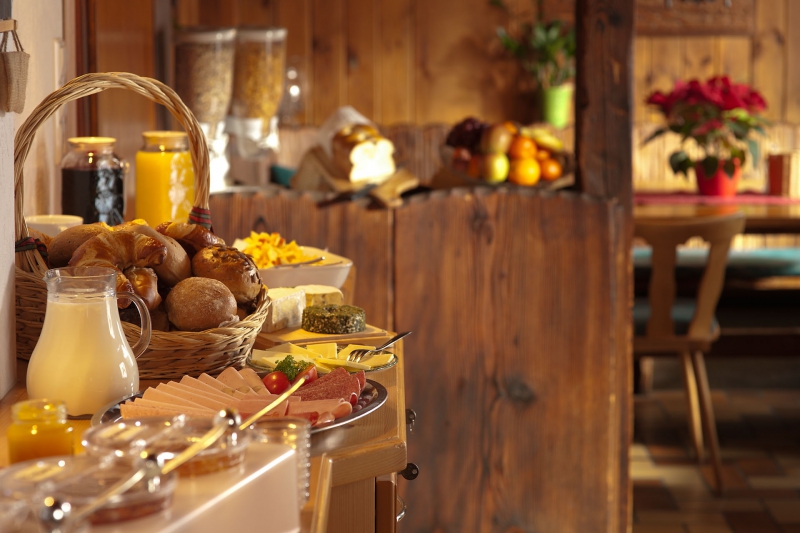 restaurant-CAILLE-min_breakfast-801827